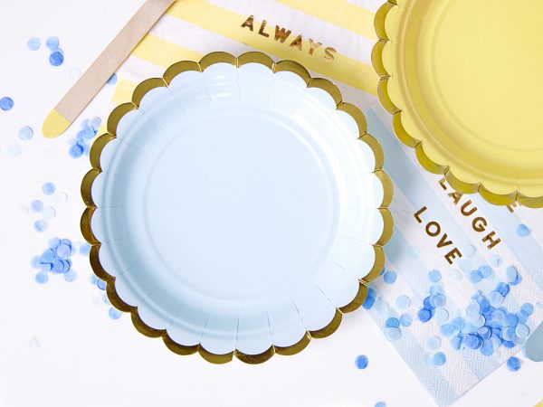 niebieskie papierowe talerzyki ze złotym brzegiem, talerzyki do candy bar, niebieskie talerzyki ze złotym brzegiem urodzinowe,