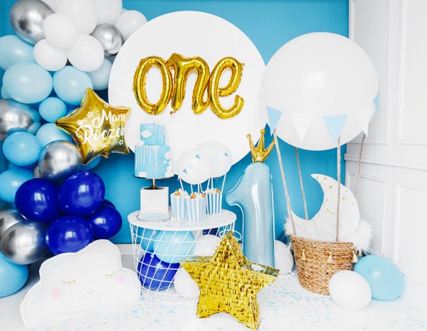 niebiesko-biało-srebrna girlanda z balonów, dekoracje balonowe na imprezę,